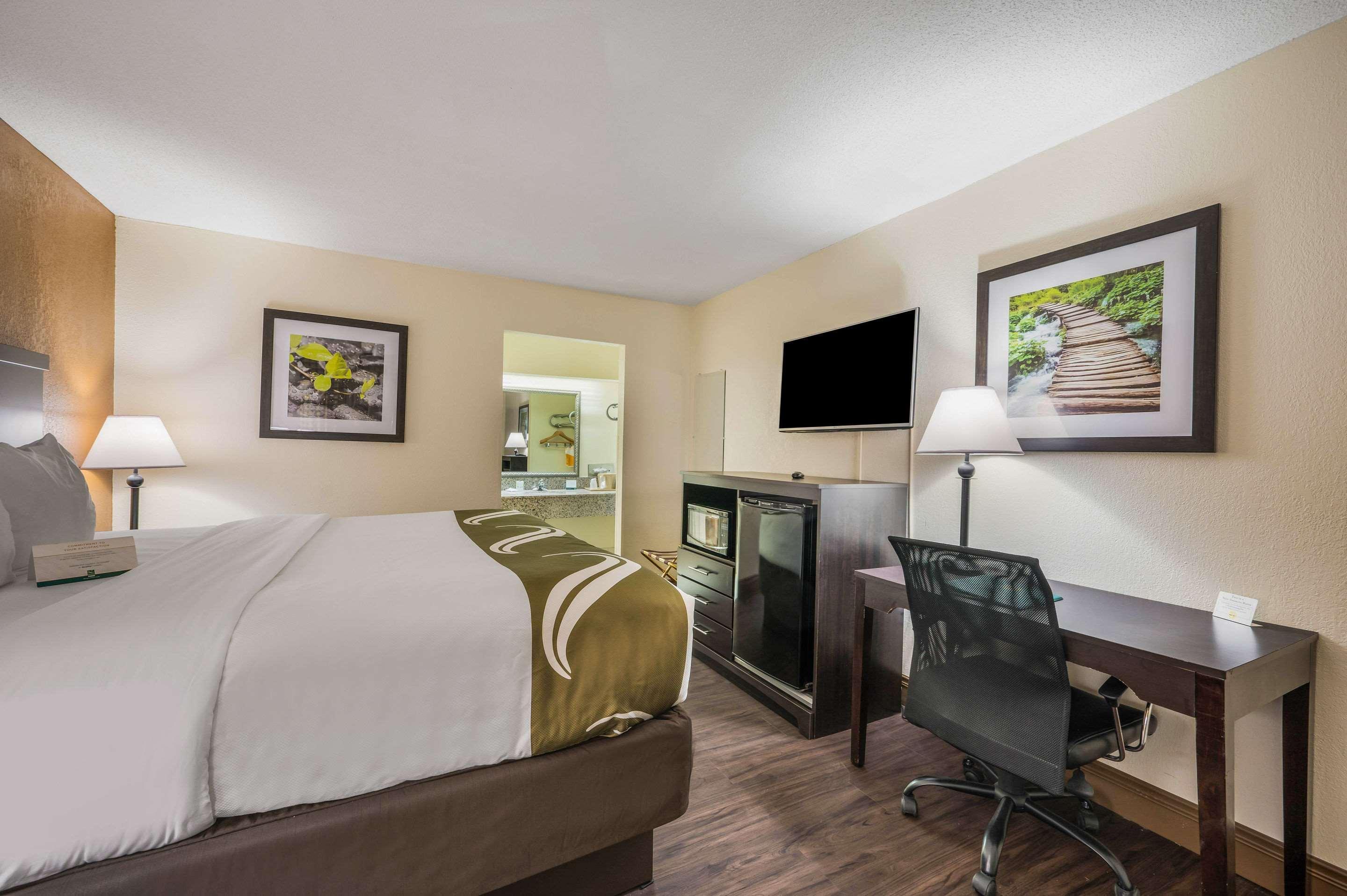 Quality Inn & Suites Corinth West Esterno foto