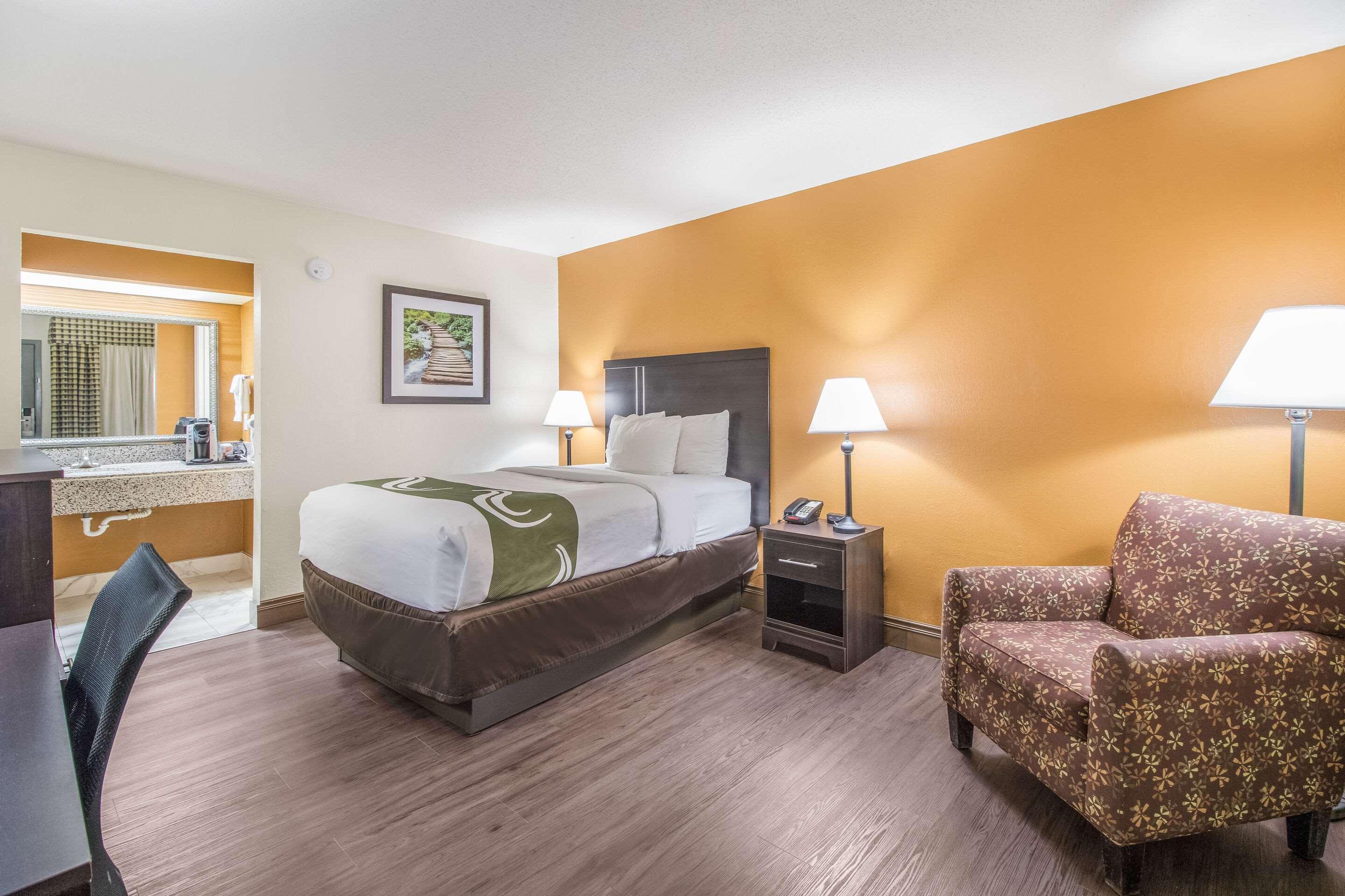 Quality Inn & Suites Corinth West Esterno foto