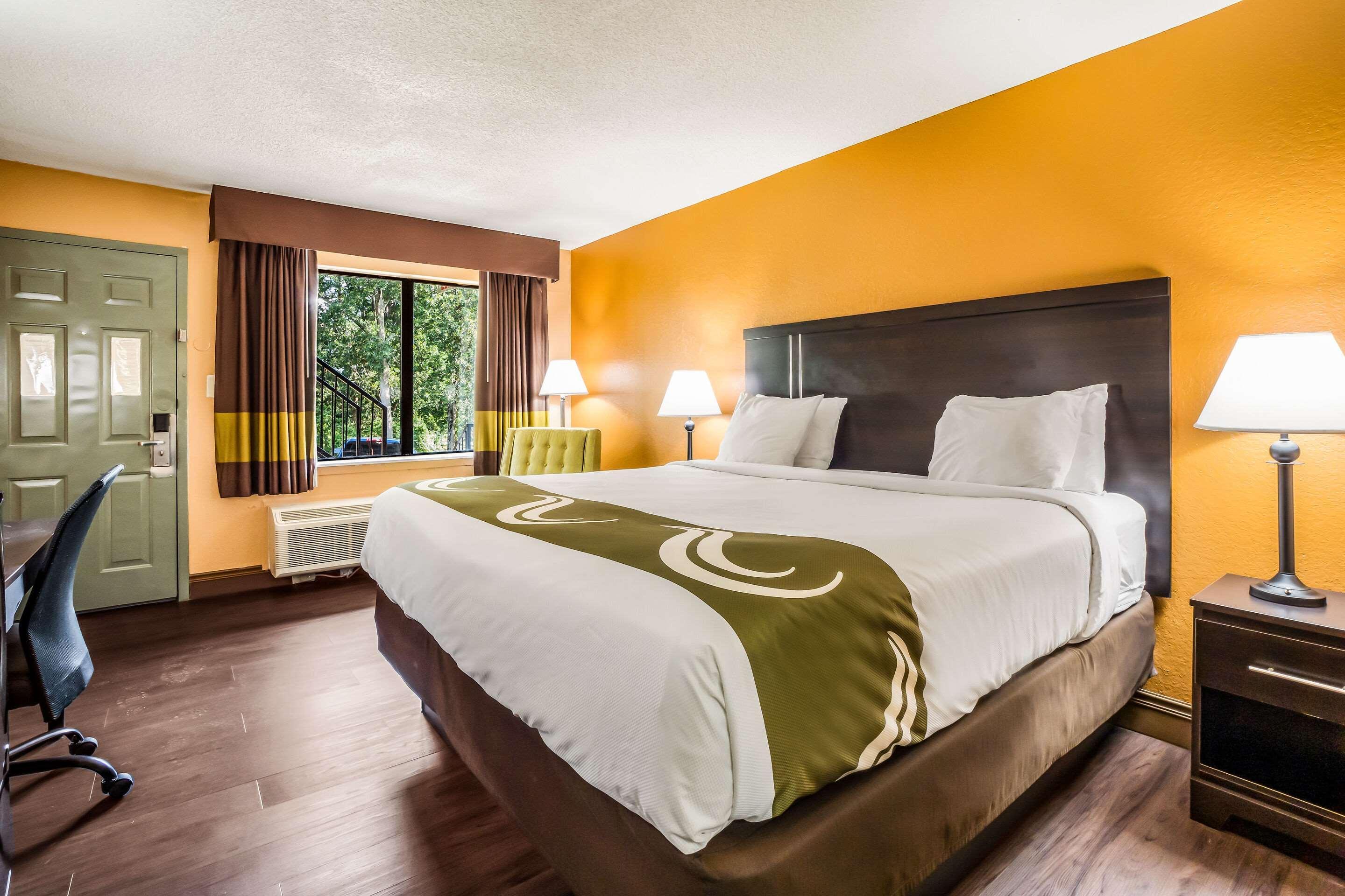 Quality Inn & Suites Corinth West Esterno foto