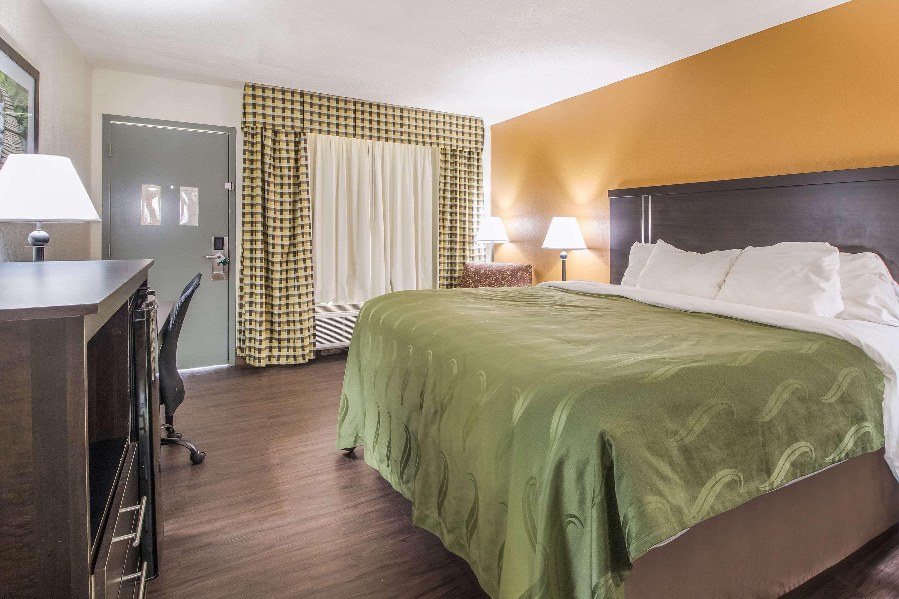 Quality Inn & Suites Corinth West Esterno foto