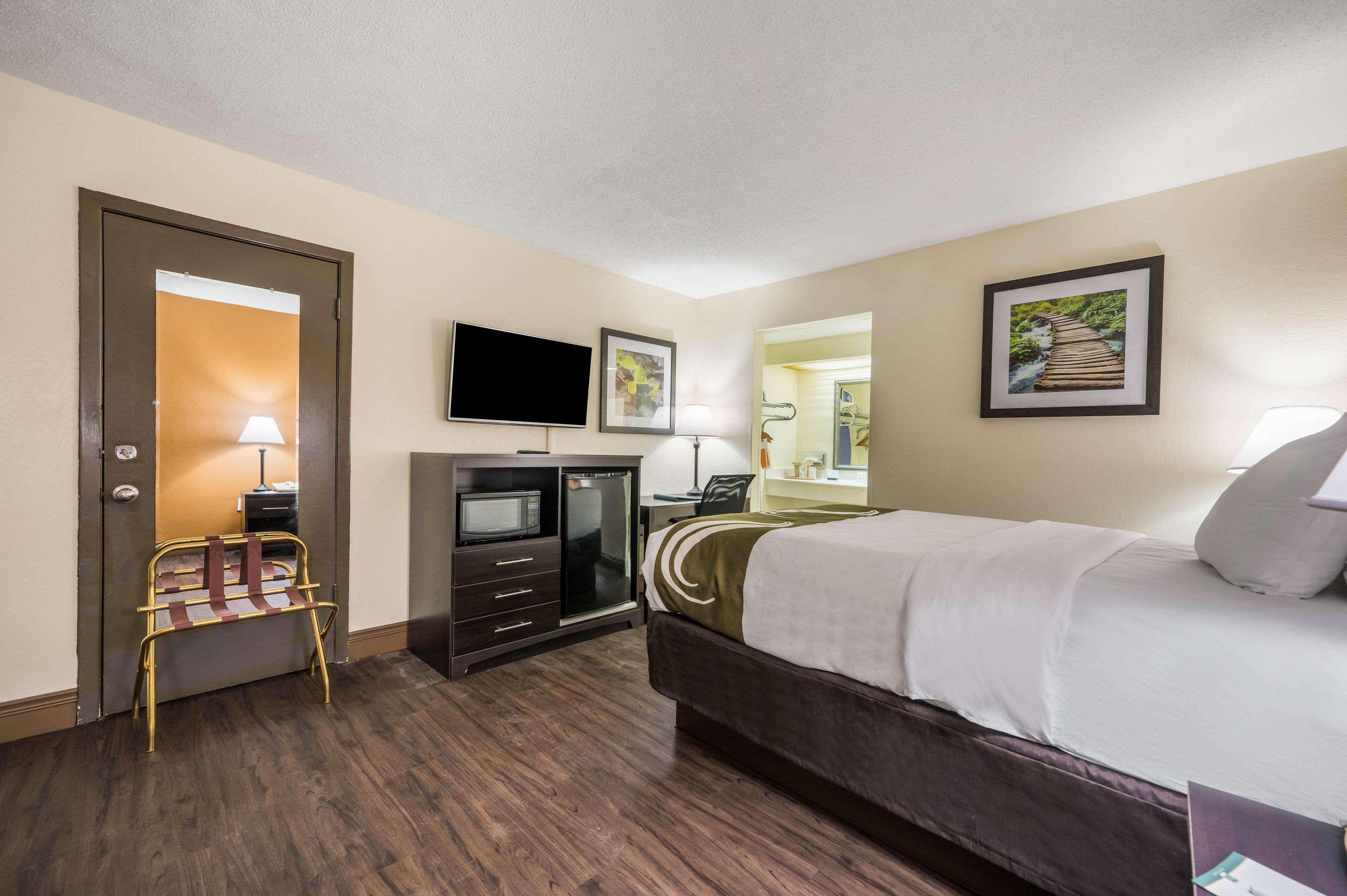 Quality Inn & Suites Corinth West Esterno foto
