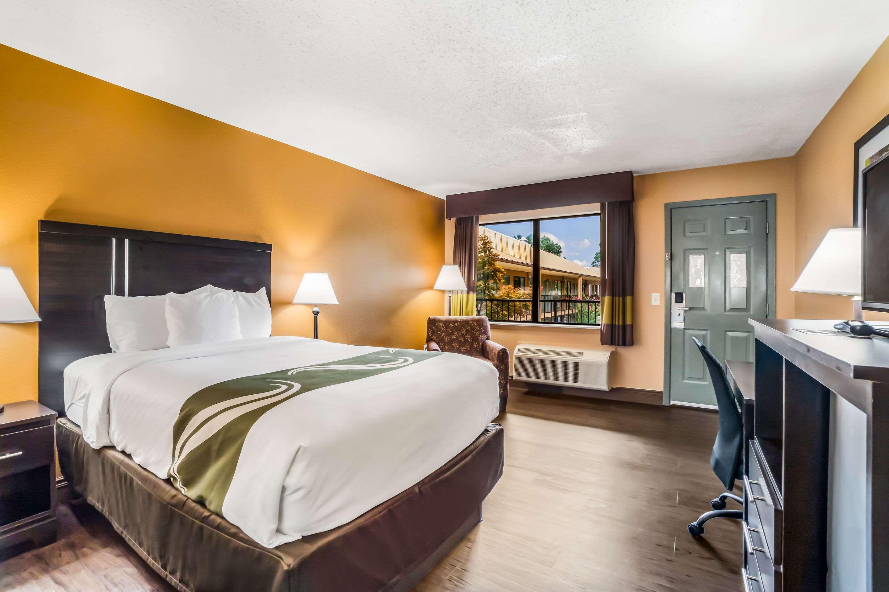 Quality Inn & Suites Corinth West Esterno foto