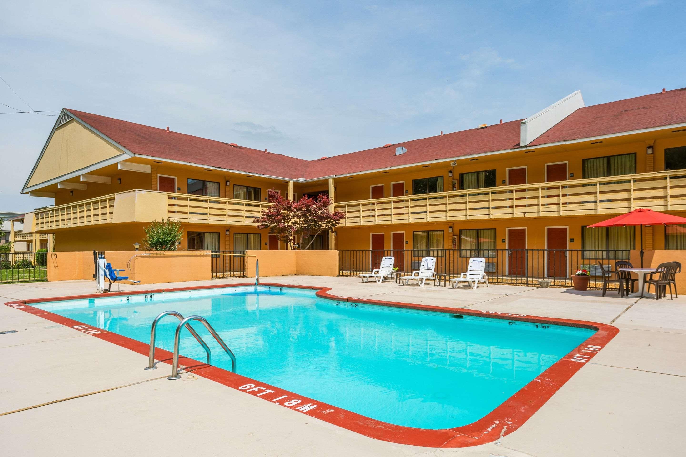 Quality Inn & Suites Corinth West Esterno foto