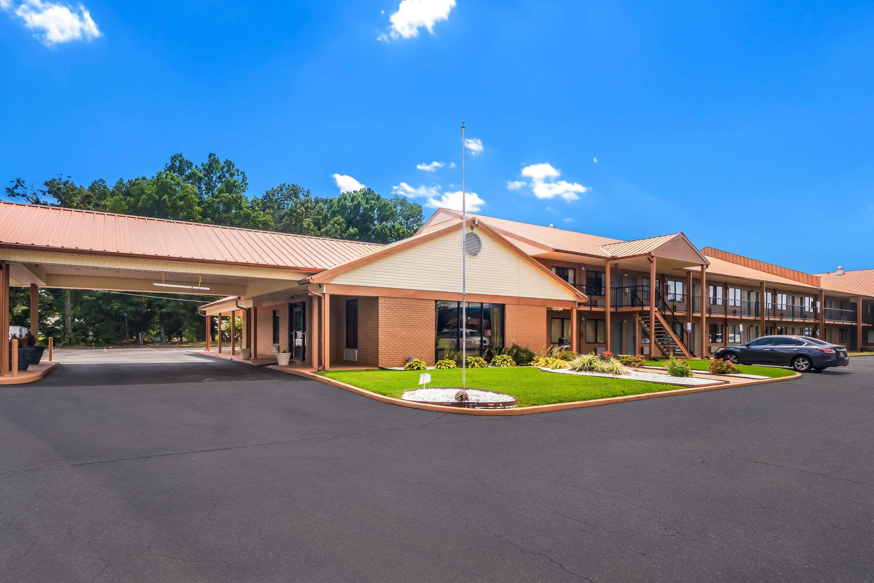 Quality Inn & Suites Corinth West Esterno foto