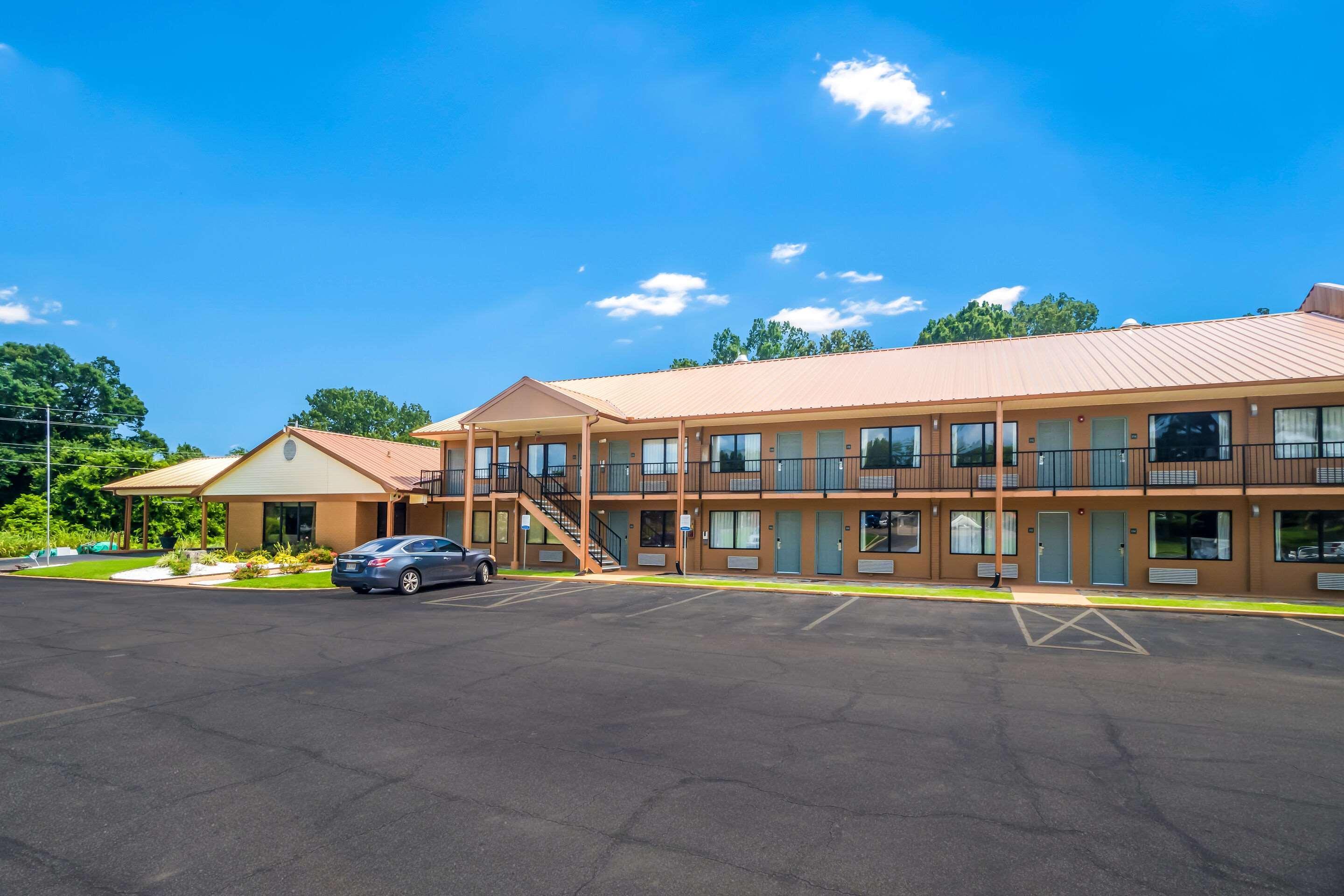 Quality Inn & Suites Corinth West Esterno foto