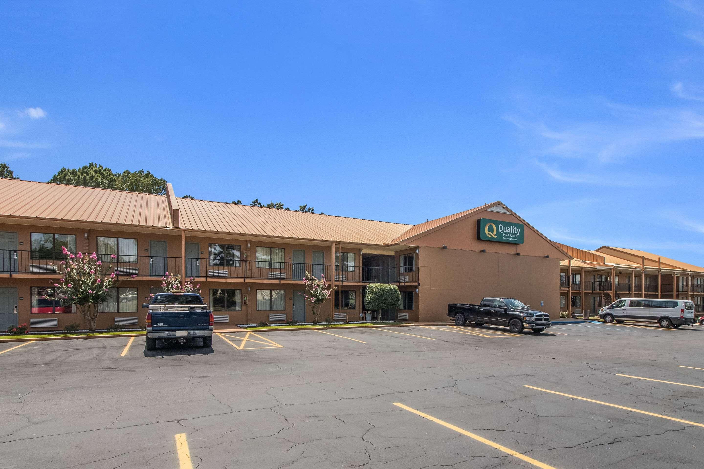 Quality Inn & Suites Corinth West Esterno foto