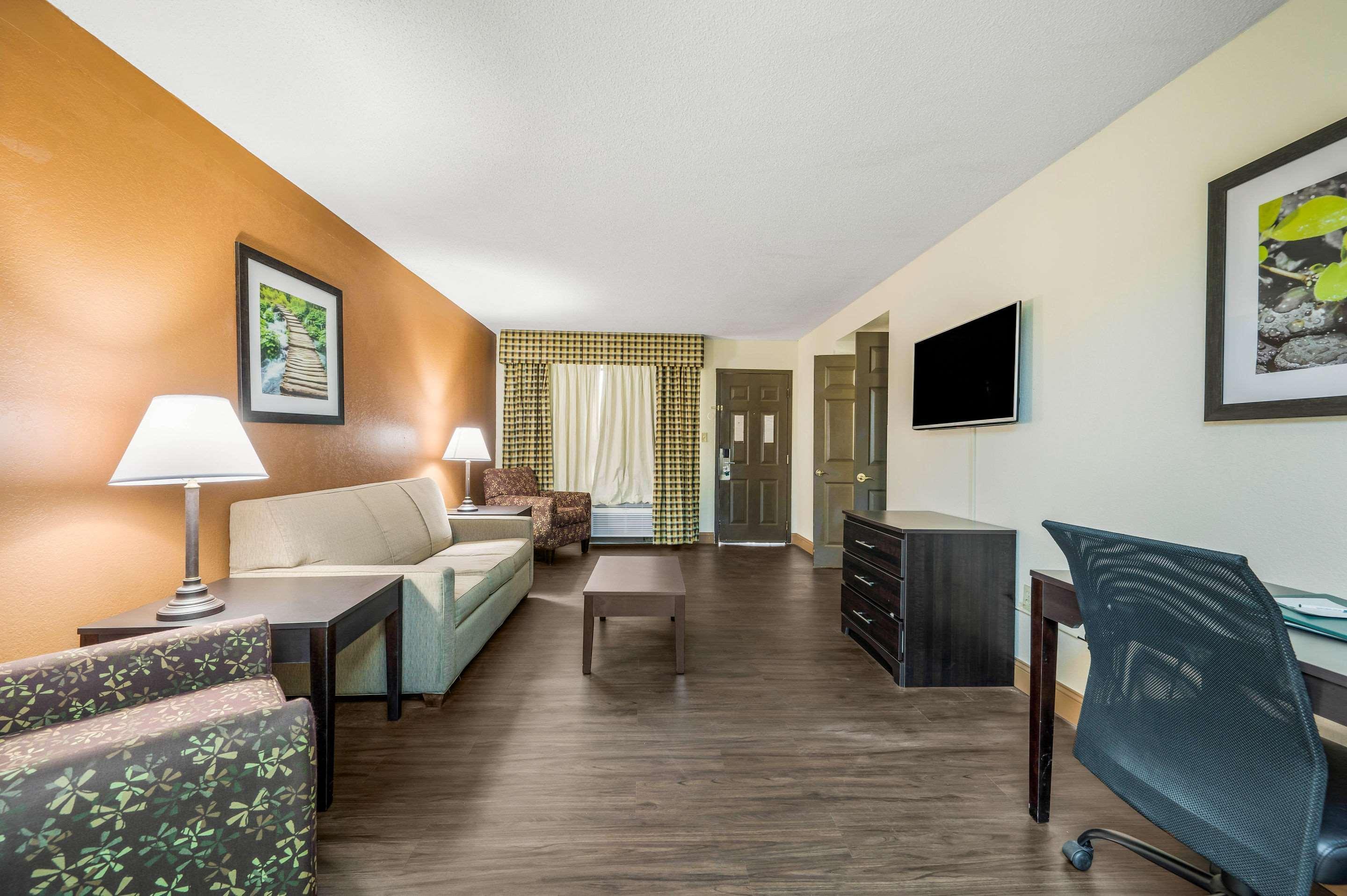 Quality Inn & Suites Corinth West Esterno foto
