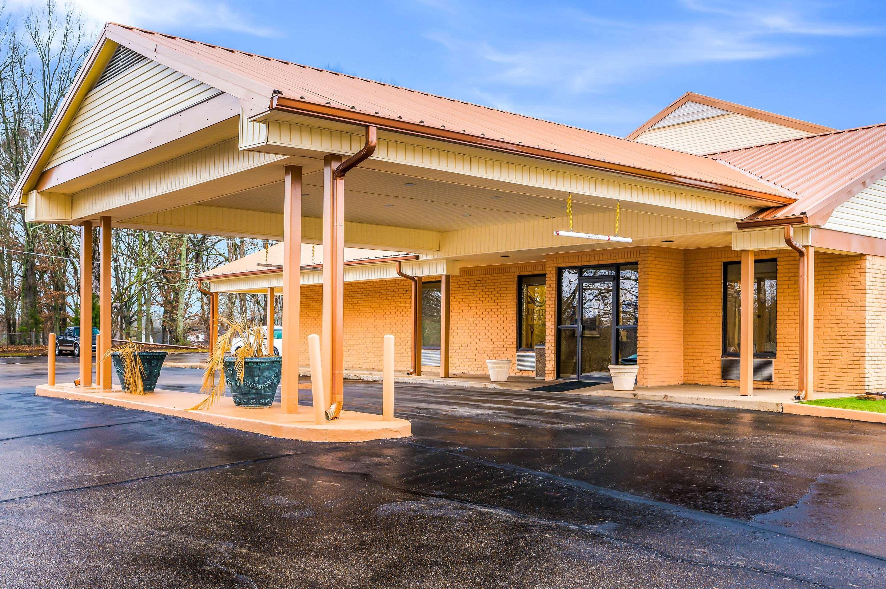 Quality Inn & Suites Corinth West Esterno foto