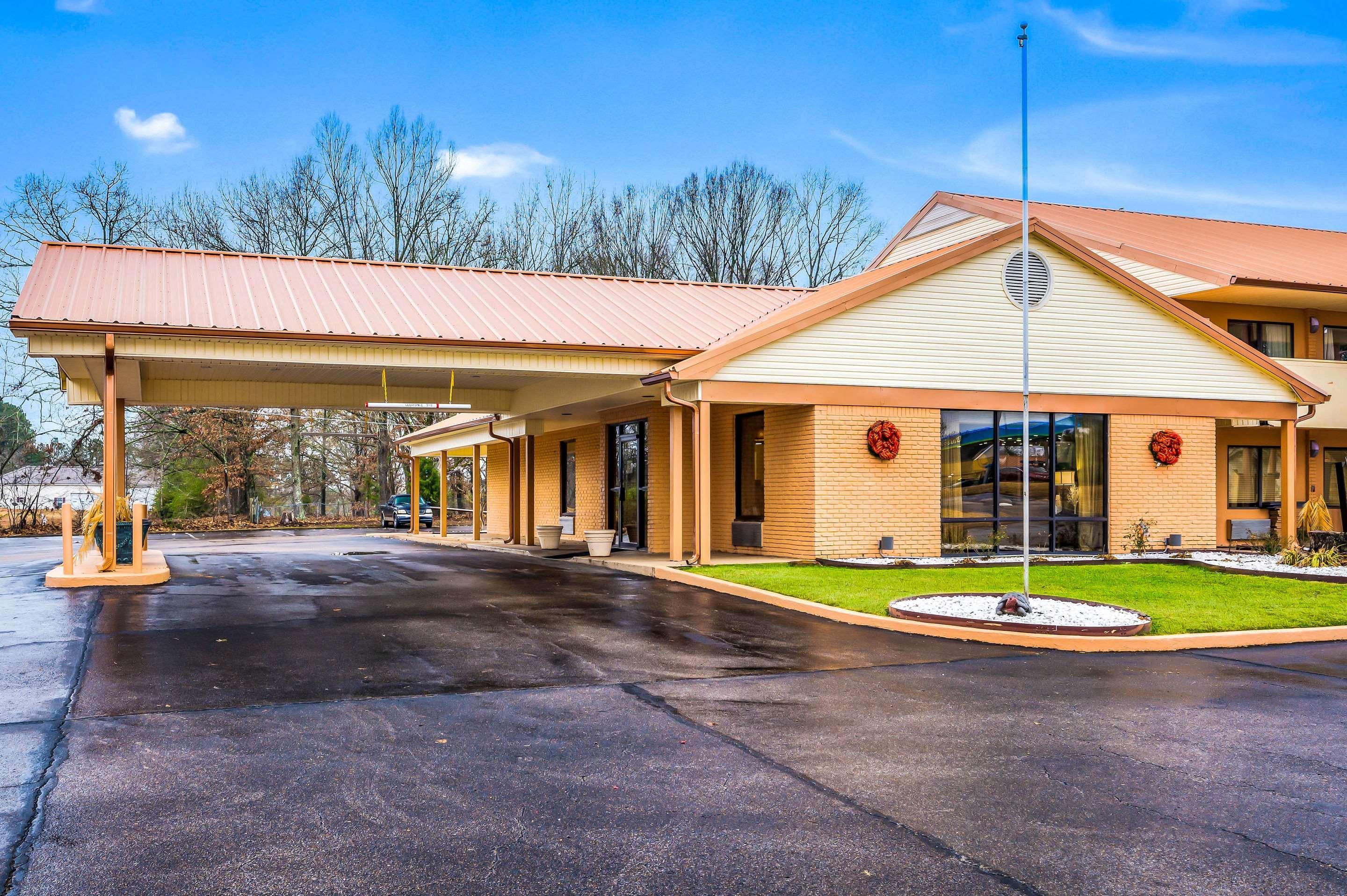 Quality Inn & Suites Corinth West Esterno foto