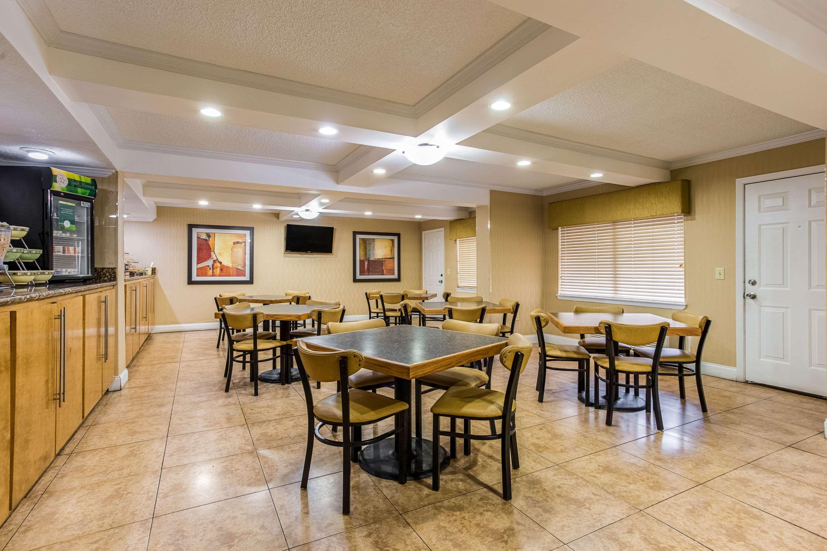 Quality Inn & Suites Corinth West Esterno foto