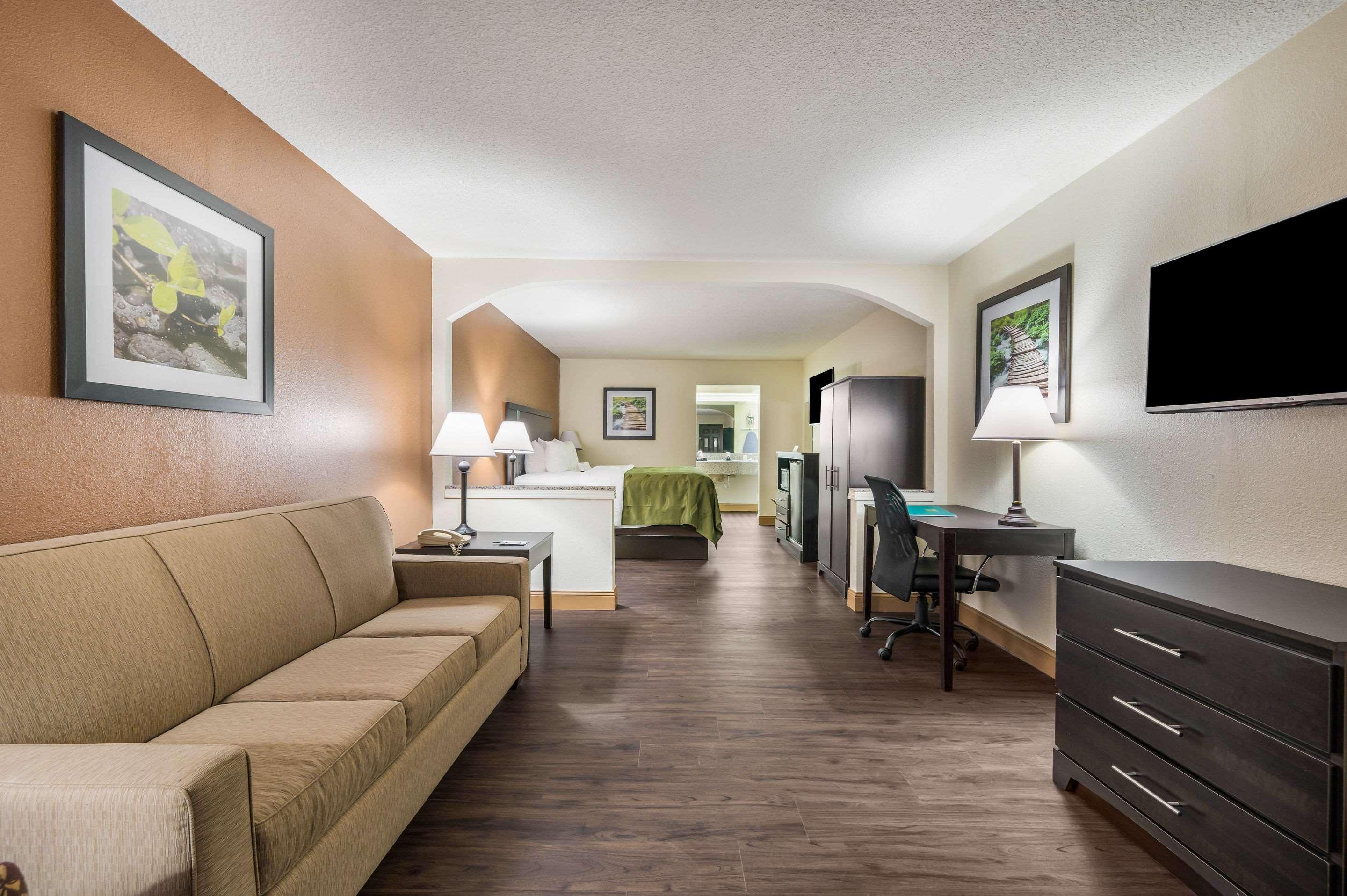 Quality Inn & Suites Corinth West Esterno foto